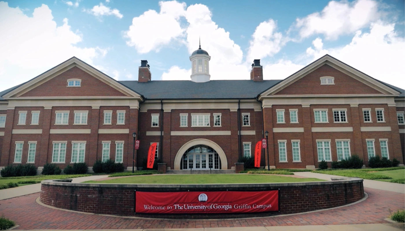 CAPGOWN | University of Georgia Undergraduates and Post Graduates Student Housing 