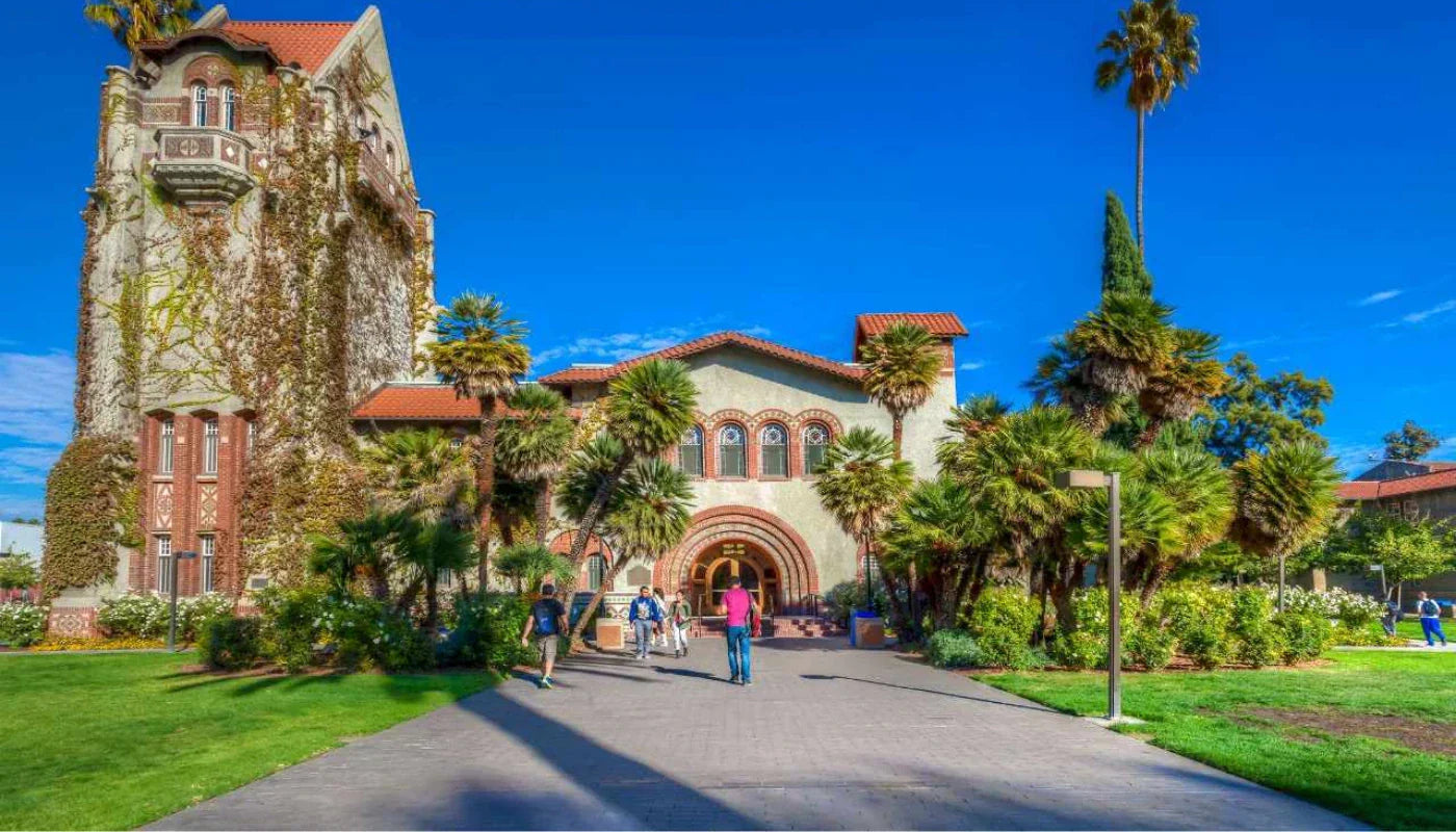 CAPGOWN | San Jose State University Undergraduates and Post Graduates Student Housing 