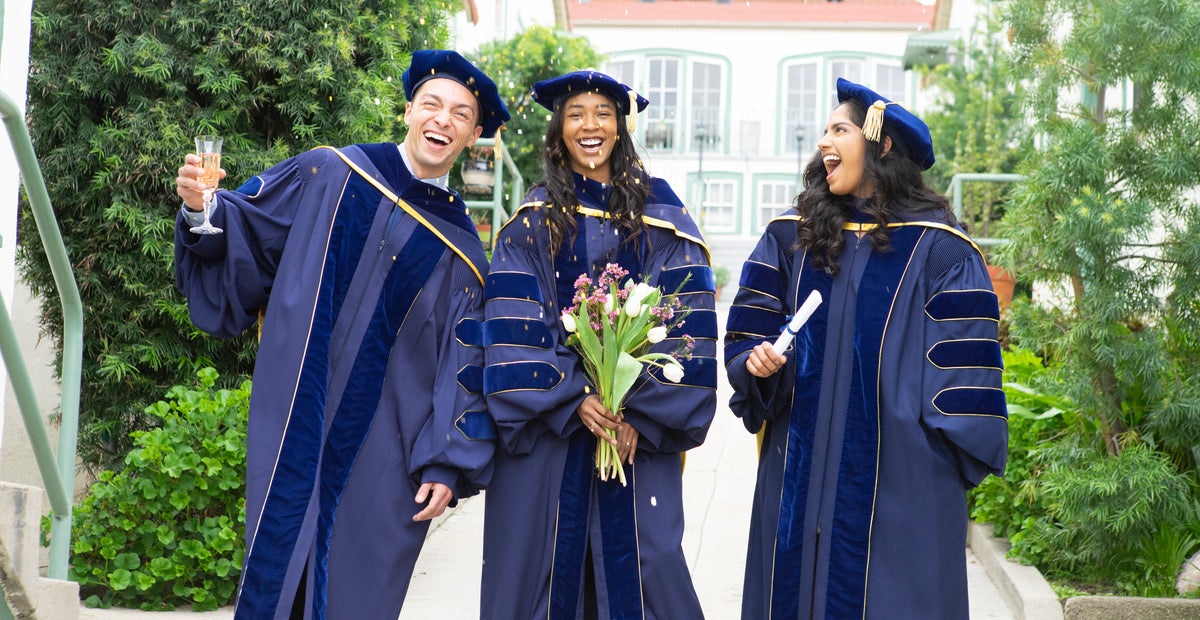Rent Custom Regalia – CAPGOWN